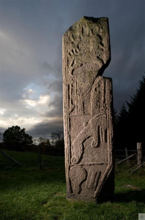 Scottish pagan shielding rune